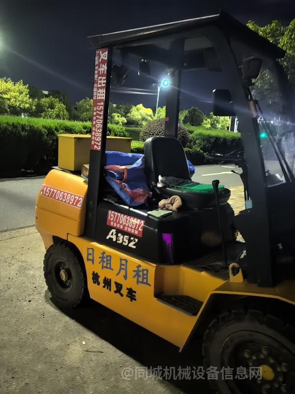 专业设备搬运，移位，吊装设备上楼，配备平台，电动坦克轮，电动液压车。货物装卸